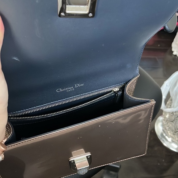 Dior shoulder bag. - Picture 3 of 6